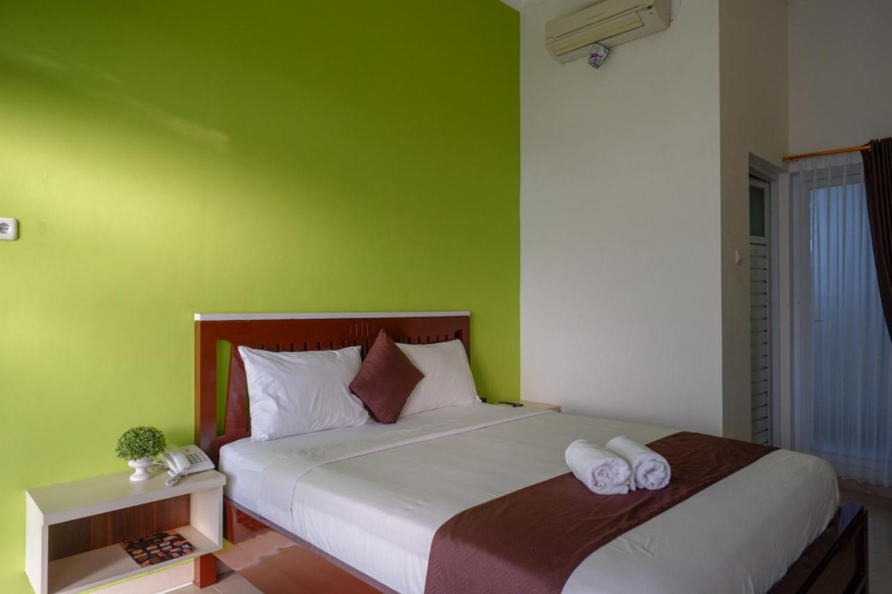 Hotel Reddoorz Syariah At Omah Sawah Balong  Exterior foto